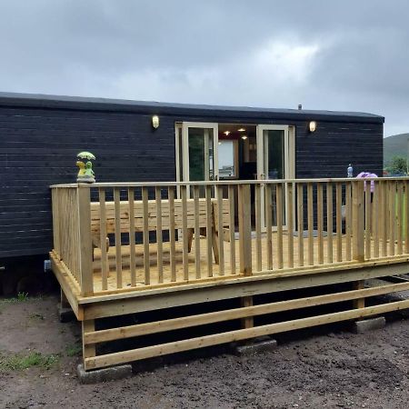 Annascaul Train Carriage Suit Couple And 2 Children Exterior photo